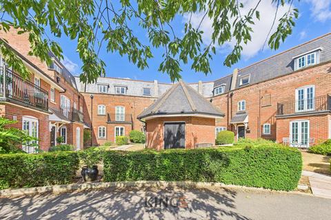 undefined, Great North Road, Hatfield, AL9