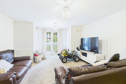 undefined, Great North Road, Hatfield, AL9