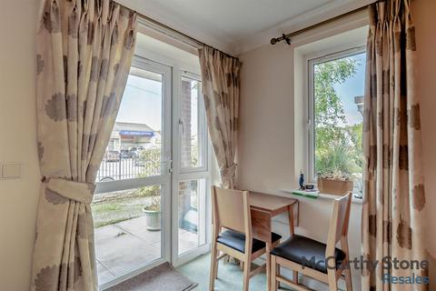 2 bedroom apartment for sale, Fussells Court, Station Road, Worle, Weston-Super-Mare, Somerset, BS22 6AF