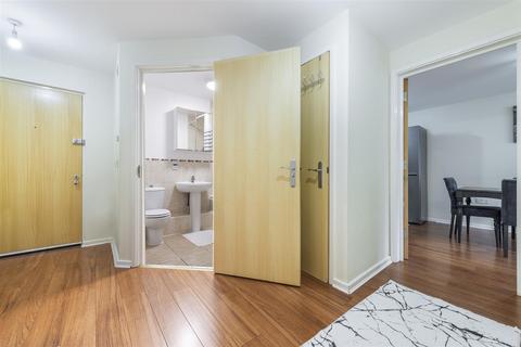 2 bedroom flat for sale, Enstone Road, Enfield