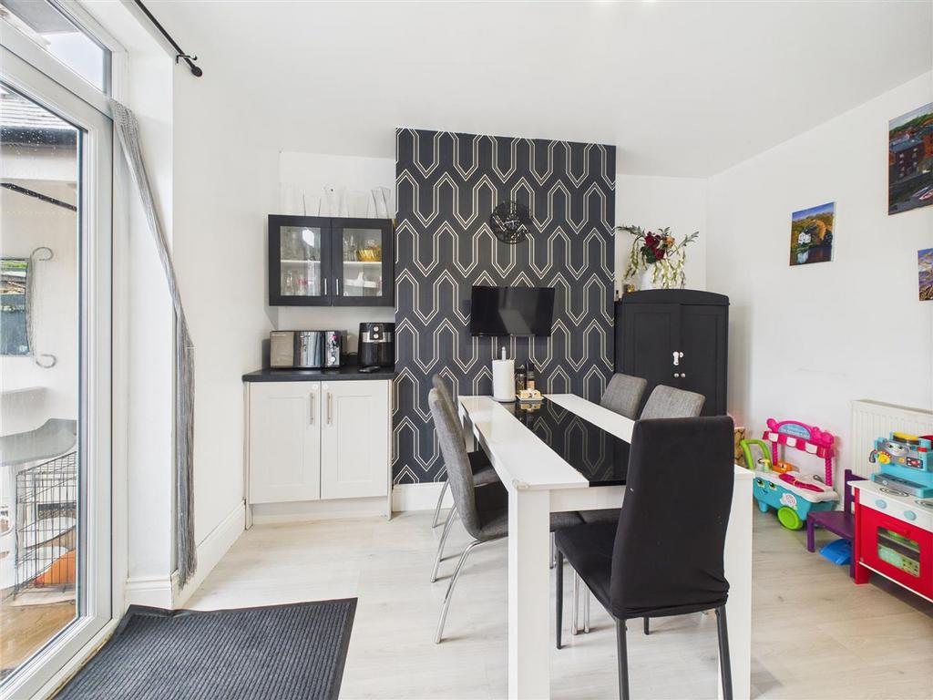Dining kitchen