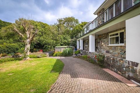 undefined, Y Gribyn, Solva SA62