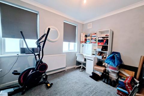 32 Botwell Crescent, Hayes, UB3 2BE