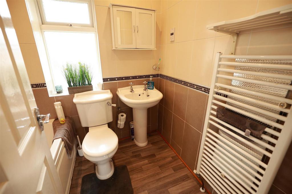 R6 5047.jpg
