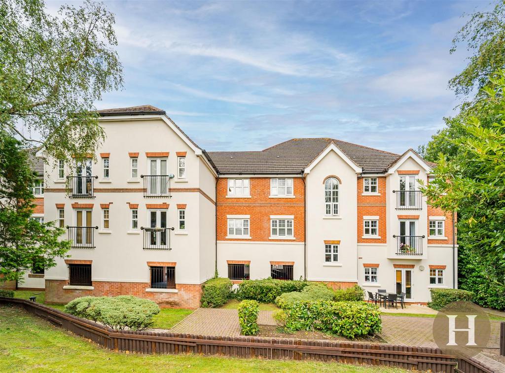 Hadleigh Estate Agents-29.jpg