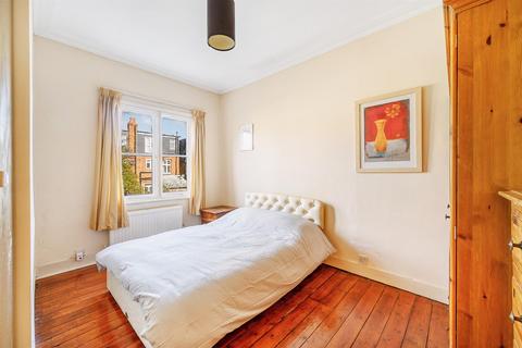 8 Convent Gardens, London, W5 4UT