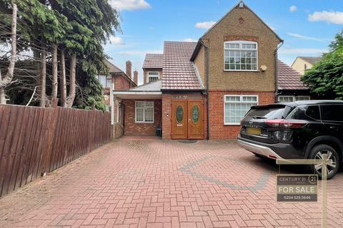 166 Twickenham Road, Hanworth, Feltham, TW13 6HD