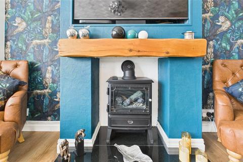 6 Clearsprings, Lightwater, GU18 5YJ