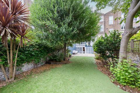 3 bedroom flat for sale, Fitzroy Road, London, NW1