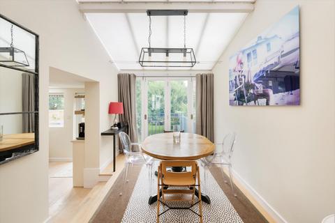 3 bedroom flat for sale, Fitzroy Road, London, NW1