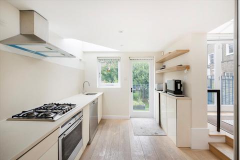 3 bedroom flat for sale, Fitzroy Road, London, NW1