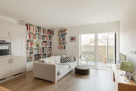 2 bedroom flat for sale, Fitton Court, Horsnell Close, Camberwell SE5