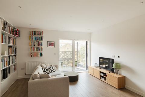2 bedroom flat for sale, Fitton Court, Horsnell Close, Camberwell SE5