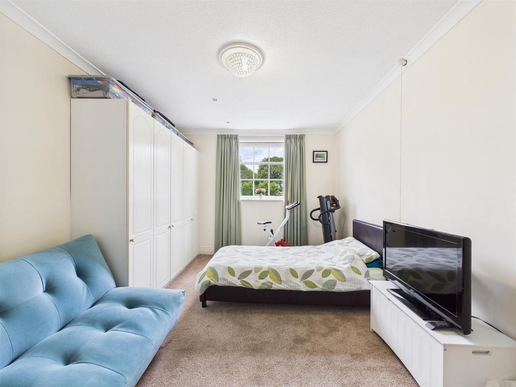 Bedroom: