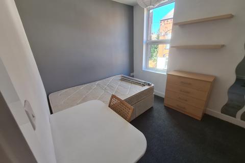 3 bedroom house to rent, Granby Place, Leeds