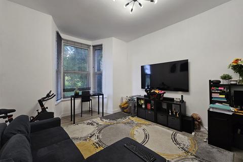 2 bedroom flat to rent, Belvedere Road, London, SE19 2HW