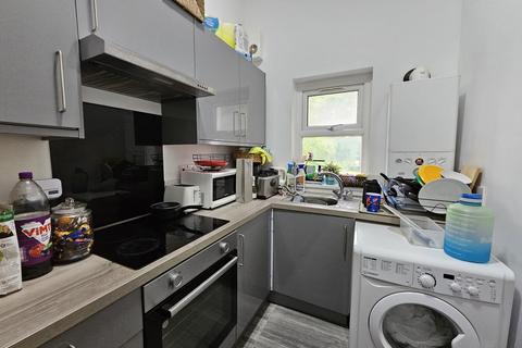 2 bedroom flat to rent, Belvedere Road, London, SE19 2HW