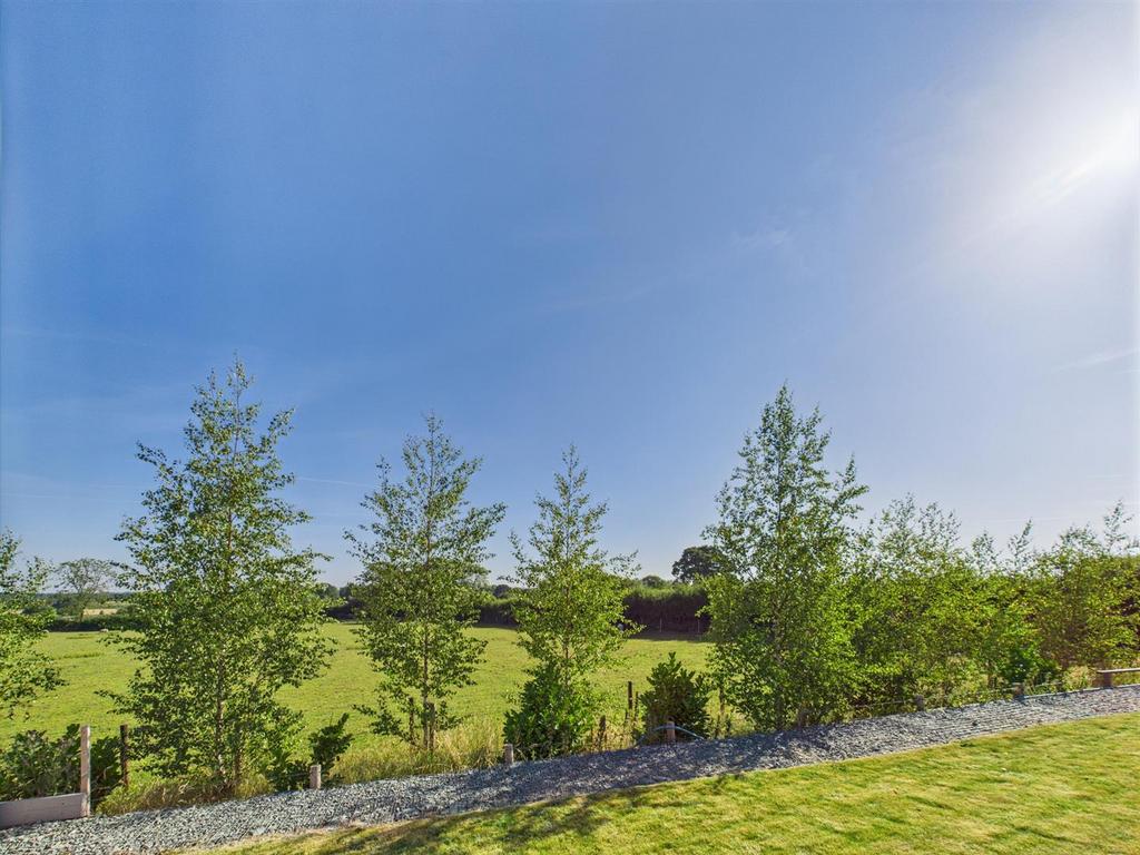 CAM01555 G0-PR0214-STILL013.jpg