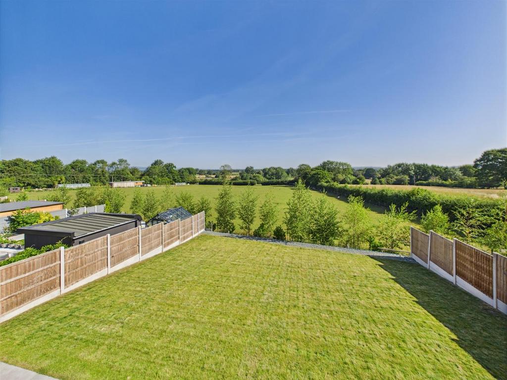 CAM01555 G0-PR0214-STILL029.jpg