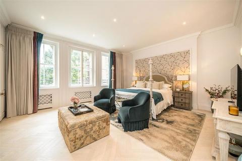 undefined, Ennismore Gardens, London SW7