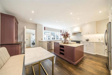 undefined, Ennismore Gardens, London SW7