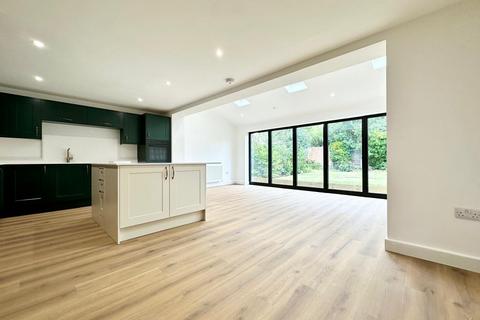 4 bedroom detached house to rent, Waudby Close, Walkington, Beverley, Yorkshire, HU17