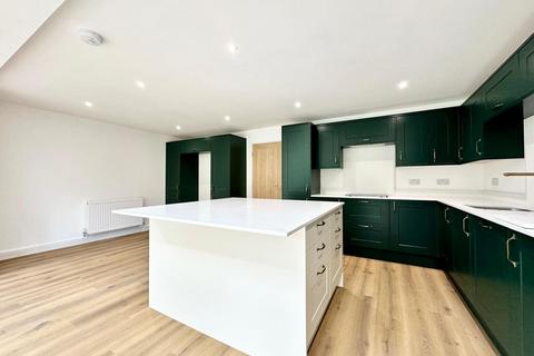 4 bedroom detached house to rent, Waudby Close, Walkington, Beverley, Yorkshire, HU17