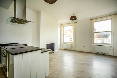 2 bedroom flat to rent, Voile House, Faversham ME13