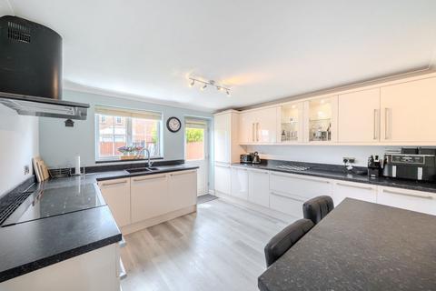 12 Buzzard Close, Rogiet, Caldicot, NP26 3UY