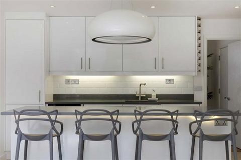 undefined, Kings Avenue, London SW4