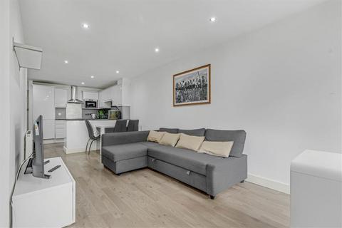 20 Conant Mews, London, E1 8RZ