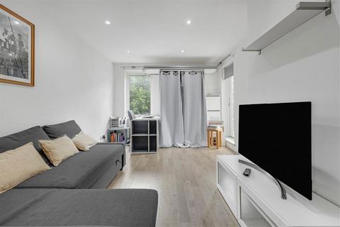 20 Conant Mews, London, E1 8RZ