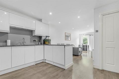 20 Conant Mews, London, E1 8RZ