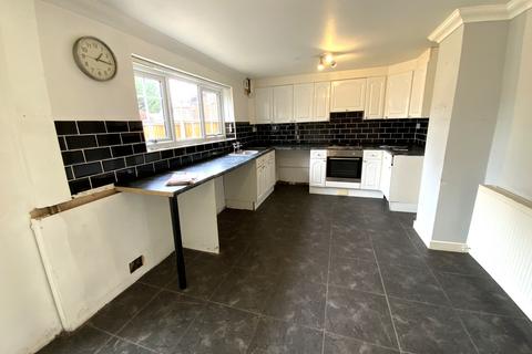 3 bedroom semi-detached house for sale, Woodlands, Doncaster DN6