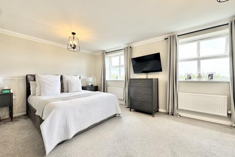 41 Birch Way, Pontefract, WF8 2FW
