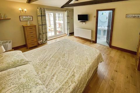 4 bedroom detached house for sale, Hendre Road, Pencoed, Bridgend, CF35