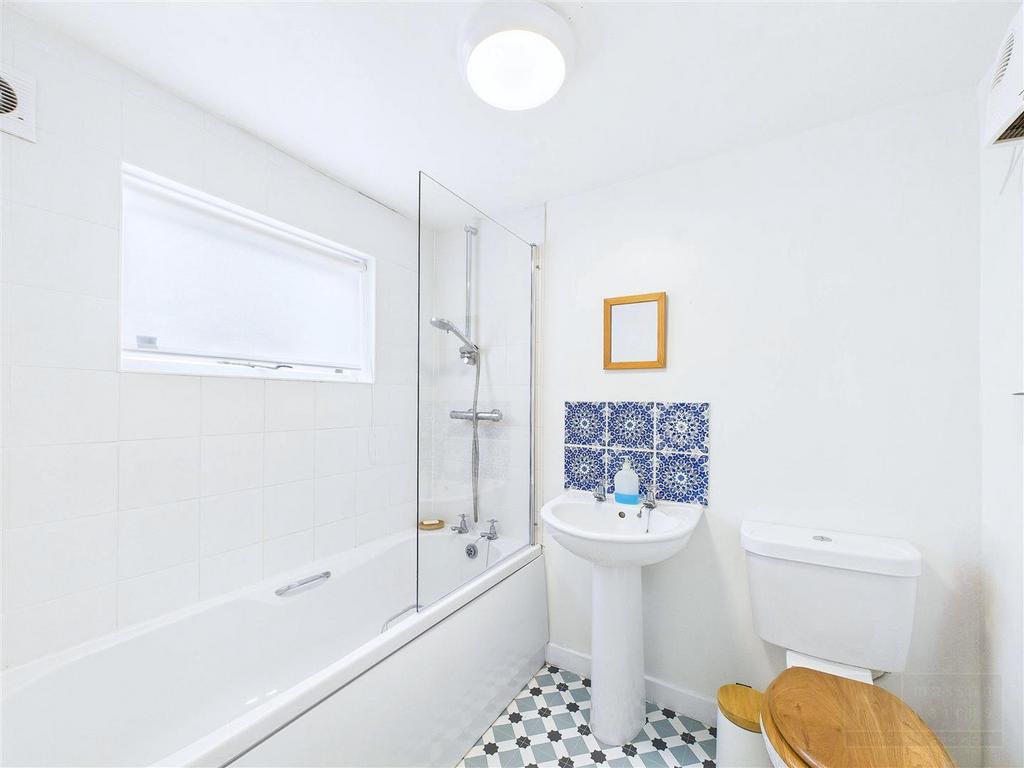 Bathroom.jpg