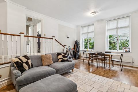 2 bedroom flat for sale, Mansfield Street, London, W1G
