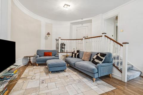 2 bedroom flat for sale, Mansfield Street, London, W1G