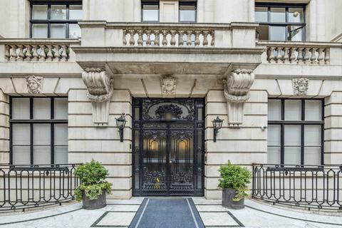 2 bedroom flat for sale, Mansfield Street, London, W1G