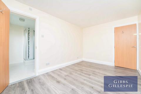 2 bedroom flat to rent, Keith Park Road, Keith Park Road, Uxbridge, UB10