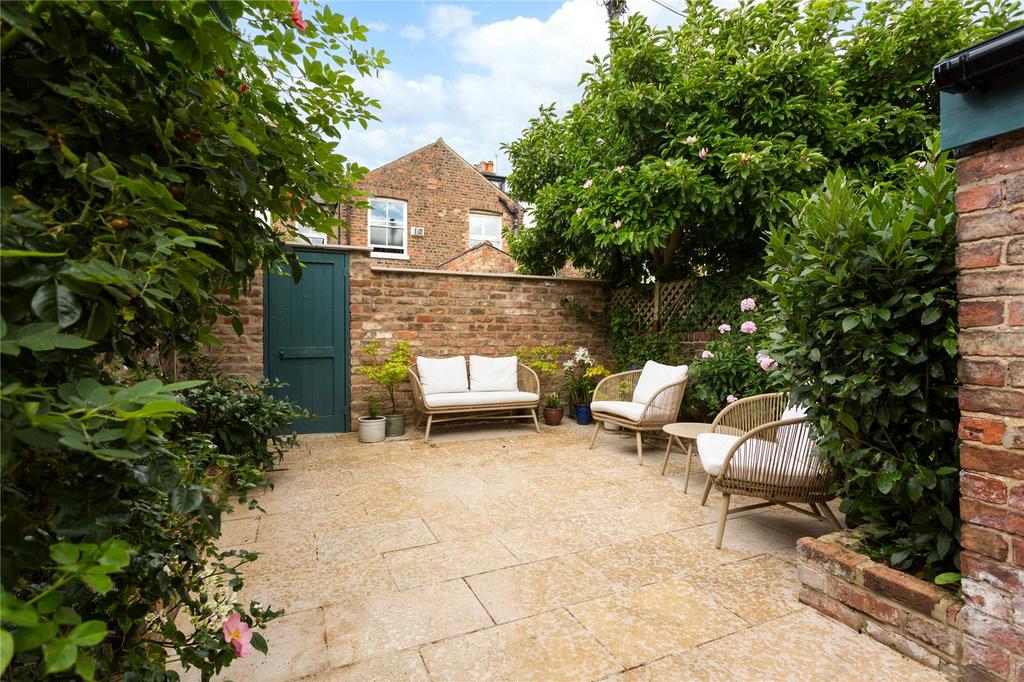 Courtyard Garden