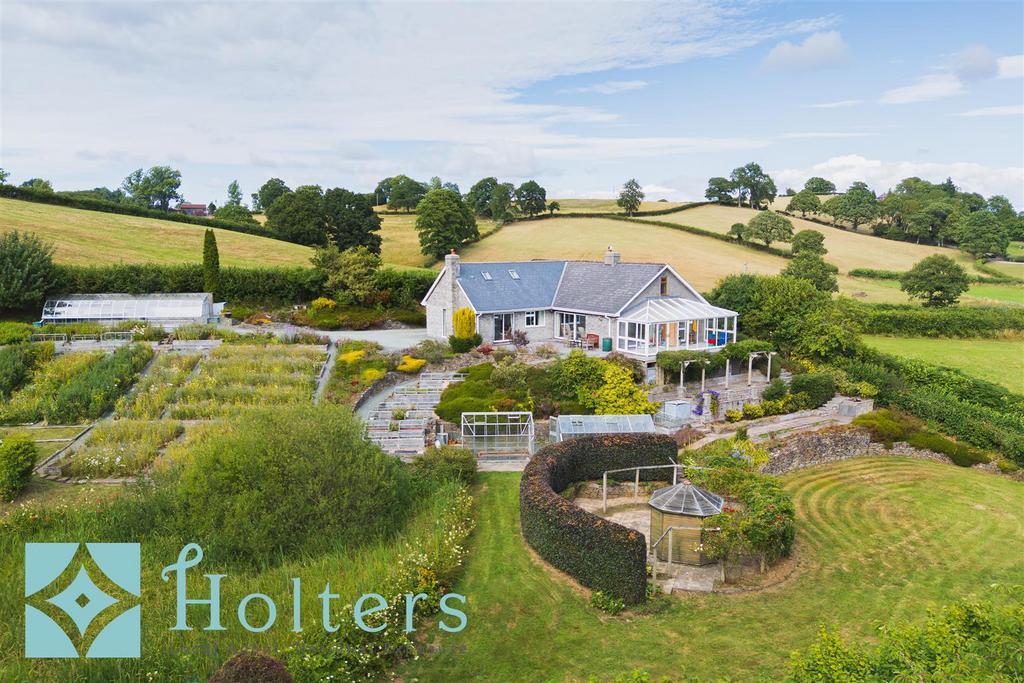 Hyde Park, Mochdre-10.jpg