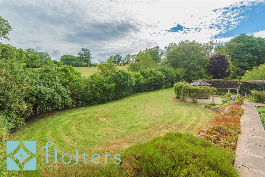 Hyde Park, Mochdre-51.jpg