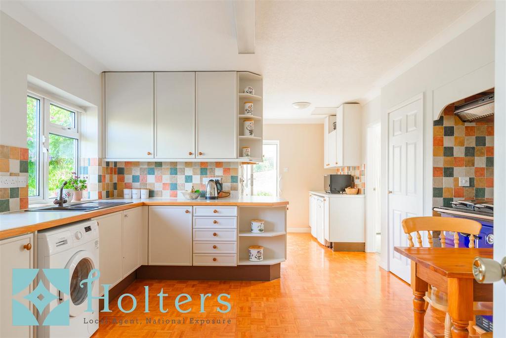 Hyde Park, Mochdre-55.jpg