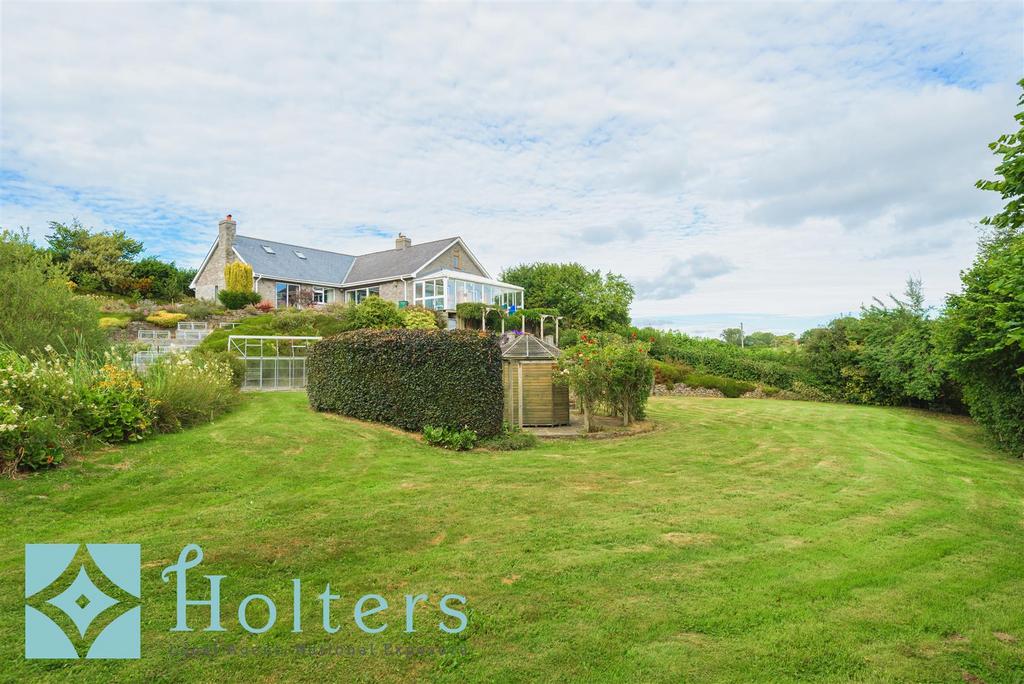 Hyde Park, Mochdre-37.jpg