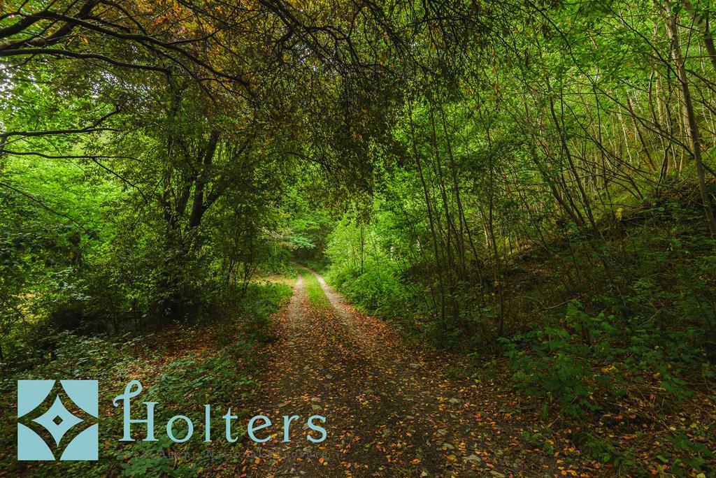 Hyde Park, Mochdre-27.jpg