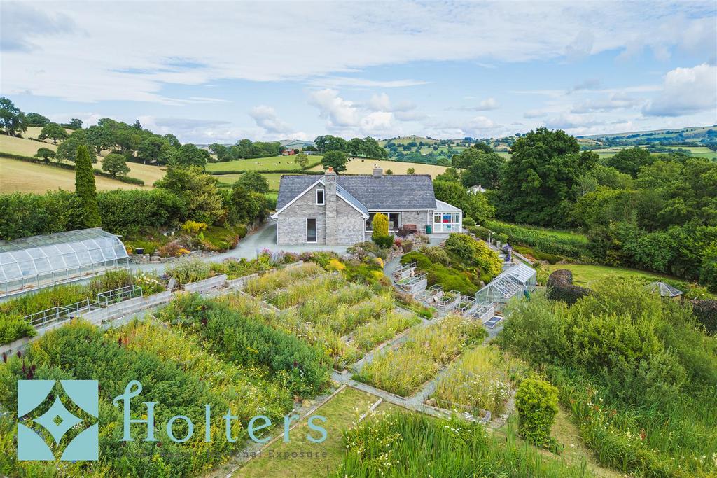 Hyde Park, Mochdre-18.jpg