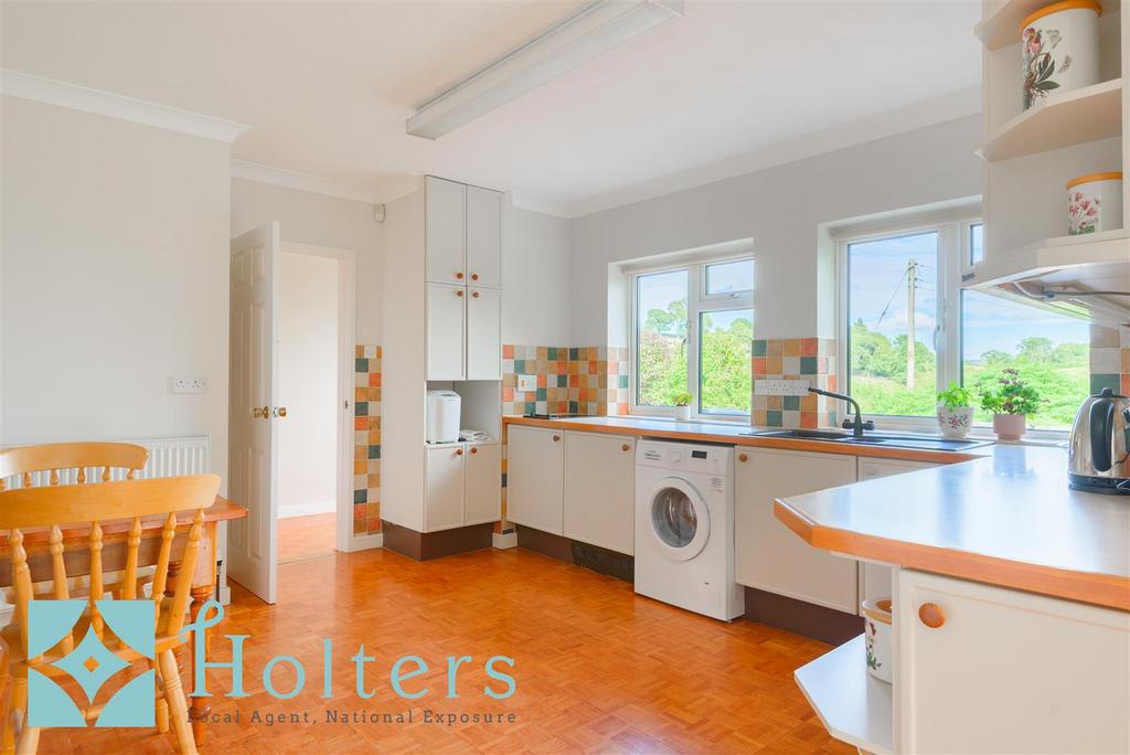 Hyde Park, Mochdre-53.jpg