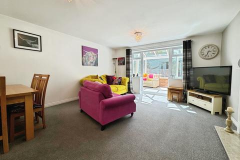 3 bedroom end of terrace house for sale, Trafalgar Close, Telford TF2